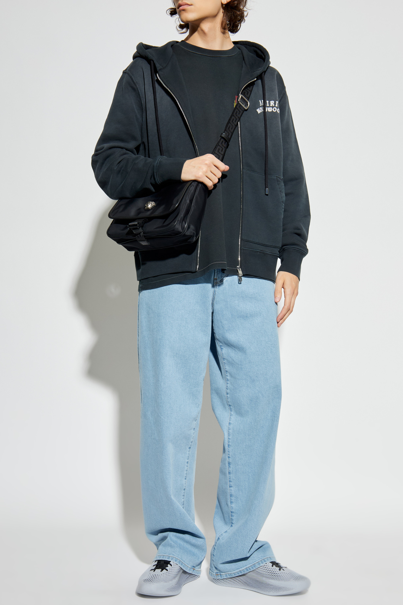 【AMIRI】クロシェ メッシュ Tシャツ AMIRI logo-embroidered T-shirt | Grey | FARFETCH